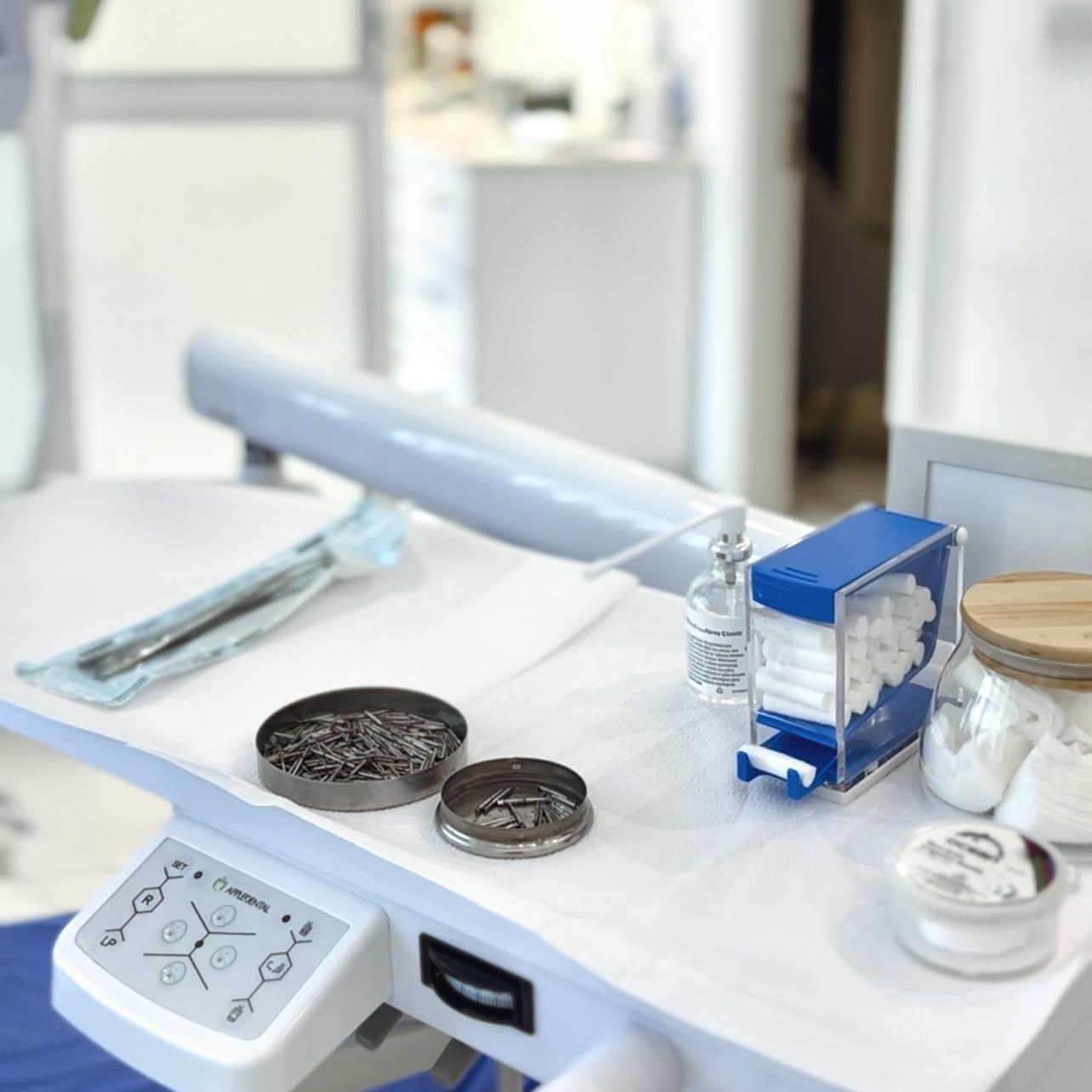 Home dentist's table